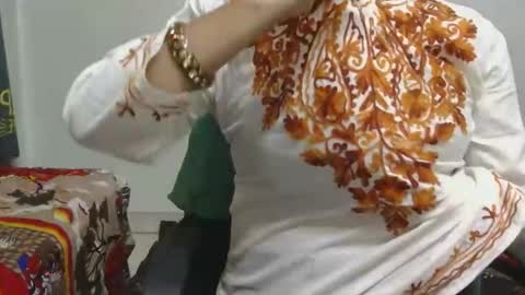 kashmira online show from 04/17/26, 02:25