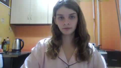 cute_kitte online show from 12/17/24, 10:43