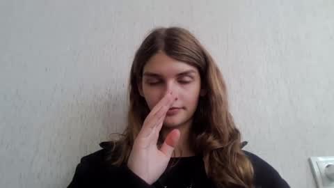 cute_kitte online show from 12/19/24, 09:29