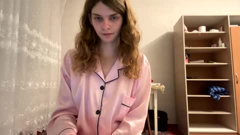 cute_kitte online show from 01/13/25, 12:41