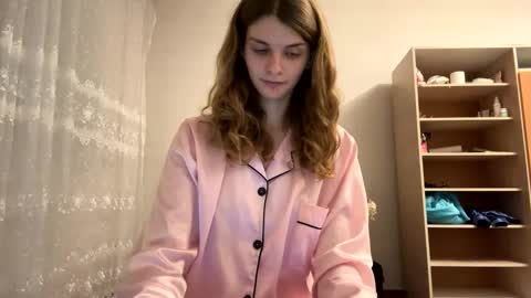 cute_kitte online show from 01/13/25, 07:10