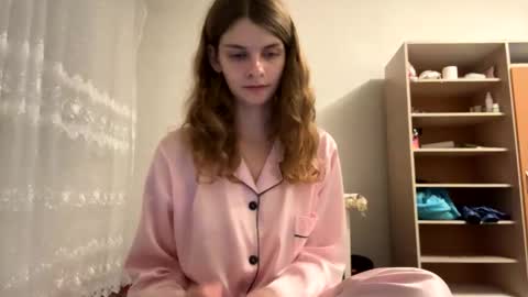 cute_kitte online show from 01/14/25, 01:26