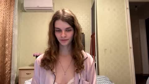 cute_kitte online show from 10/17/25, 07:16
