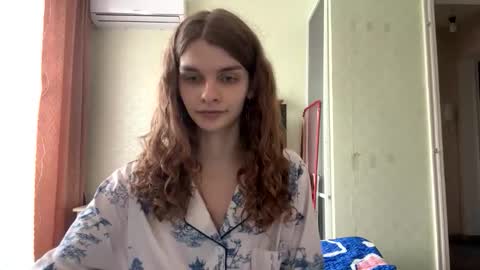 cute_kitte online show from 11/17/25, 12:11