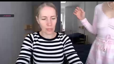 cute_lion_ online show from 10/14/25, 11:00