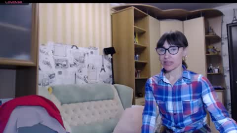 cute_lion_ online show from 12/04/25, 10:57