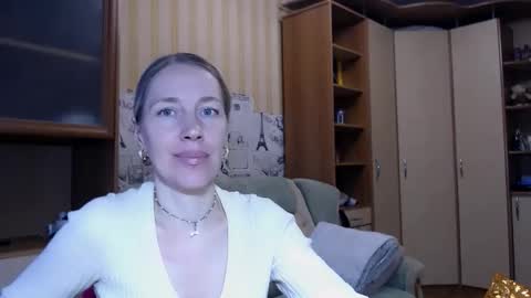 cute_lion_ online show from 03/17/26, 02:53