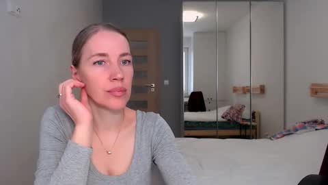 cute_lion_ online show from 04/19/26, 01:10