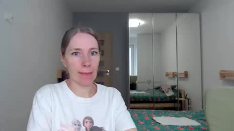 Snapshot of cute_lion_ chatting on 05/12/26, 01:52 cute_lion_ online show from 05/12/26, 01:52