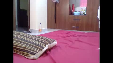 cute_lizah online show from 10/19/25, 06:14
