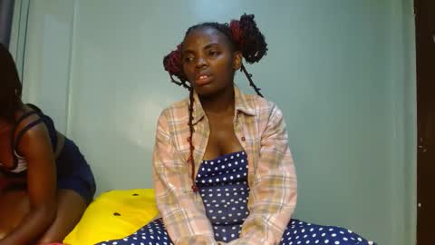 cute_lorna online show from 04/21/26, 01:42