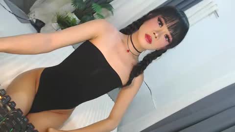 Snapshot of cute_maloi chatting on 04/29/26, 11:25 Jane online show from 04/29/26, 11:25