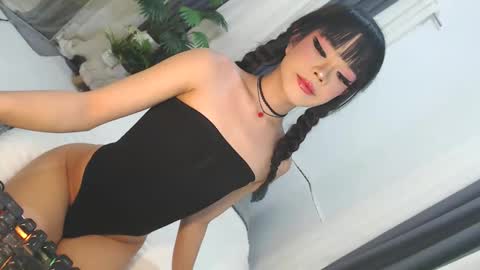 Snapshot of cute_maloi chatting on 05/07/26, 04:12 Jane online show from 05/07/26, 04:12