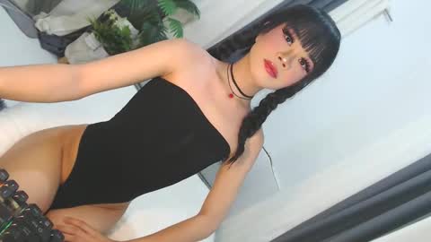 Snapshot of cute_maloi chatting on 05/08/26, 05:40 Jane online show from 05/08/26, 05:40