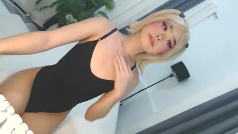 Snapshot of cute_maloi chatting on 06/05/26, 01:06 Jane online show from 06/05/26, 01:06