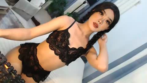 Snapshot of cute_maloi chatting on 07/23/26, 10:24 Jane online show from 07/23/26, 10:24