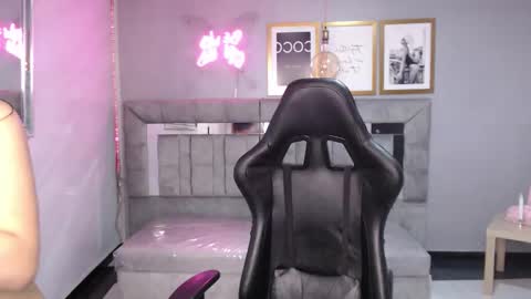 Martina online show from 11/21/25, 08:18