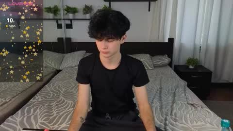 Snapshot of cute_mikex chatting on 10/20/25, 02:45 Mike online show from 10/20/25, 02:45