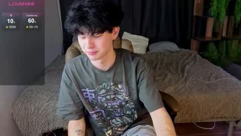 Snapshot of cute_mikex chatting on 11/03/25, 02:29 Mike online show from 11/03/25, 02:29