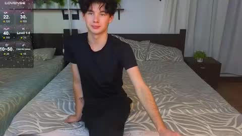 Snapshot of cute_mikex chatting on 11/17/25, 02:45 Mike online show from 11/17/25, 02:45