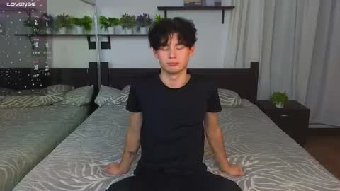 Snapshot of cute_mikex chatting on 11/18/25, 05:06 Mike online show from 11/18/25, 05:06