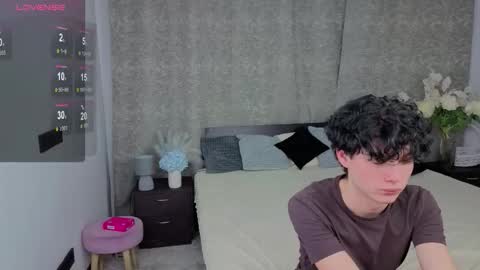 Snapshot of cute_mikex chatting on 12/03/25, 07:45 Mike online show from 12/03/25, 07:45