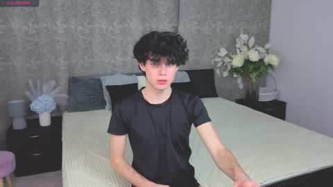 Snapshot of cute_mikex chatting on 12/04/25, 05:32 Mike online show from 12/04/25, 05:32