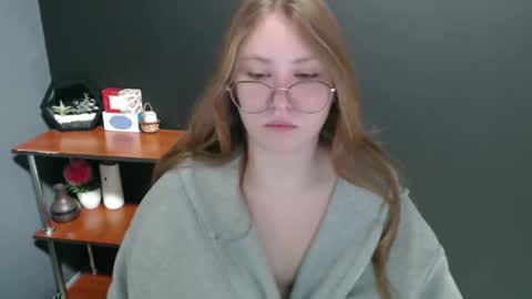 Veronica online show from 12/27/24, 08:02