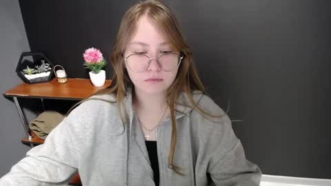 Veronica online show from 02/18/25, 10:49