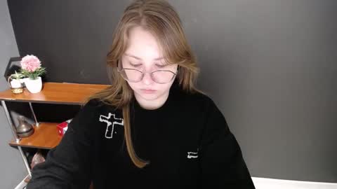 Veronica online show from 02/25/25, 07:20