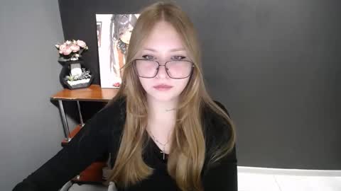 Veronica online show from 11/03/25, 07:20