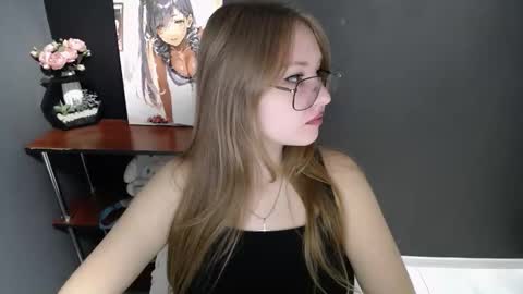 Veronica online show from 12/04/25, 07:39