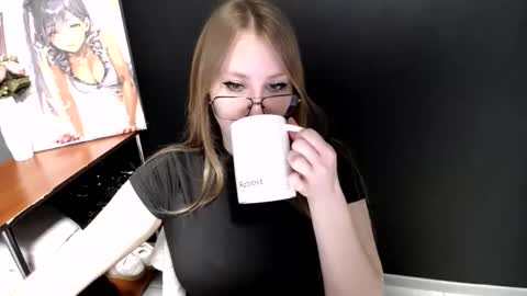 Snapshot of cute_minx chatting on 06/08/26, 09:20 Veronica online show from 06/08/26, 09:20