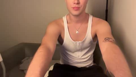 Snapshot of cute_moneylover chatting on 11/19/25, 06:30 Pavla online show from 11/19/25, 06:30