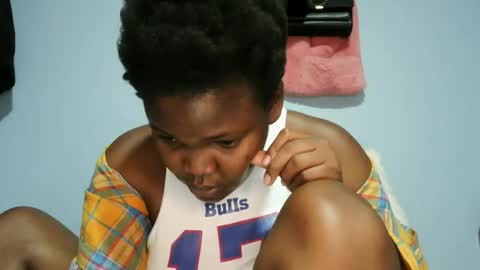 cute_roxie online show from 10/05/25, 02:37