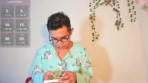 Snapshot of cute_sammy_1 chatting on 10/04/25, 10:57 cute_sammy_1 online show from 10/04/25, 10:57