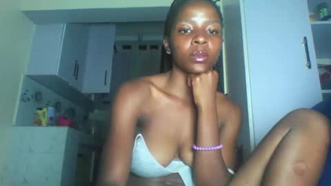 Snapshot of cute_sexy3 chatting on 06/05/26, 10:59 SHARON online show from 06/05/26, 10:59