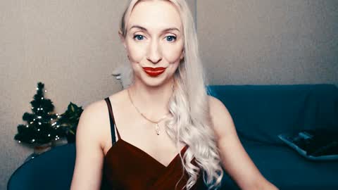 cute_smile_shy online show from 01/05/25, 10:19