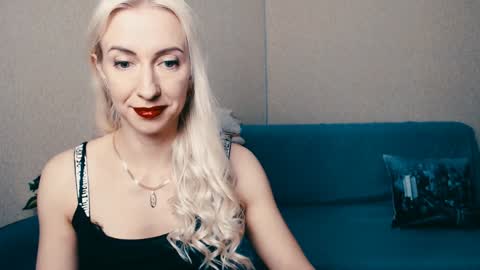 cute_smile_shy online show from 02/07/25, 10:09