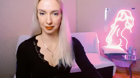 cute_smile_shy online show from 11/20/25, 11:04