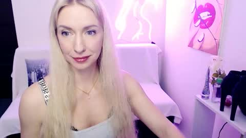 cute_smile_shy online show from 02/21/26, 10:33