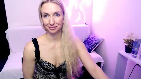 cute_smile_shy online show from 03/29/26, 09:31