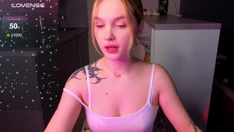 Snapshot of cute_summer_breathe chatting on 12/02/24, 01:24 Sue online show from 12/02/24, 01:24