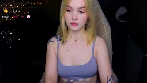 Snapshot of cute_summer_breathe chatting on 10/26/25, 07:42 Sue online show from 10/26/25, 07:42