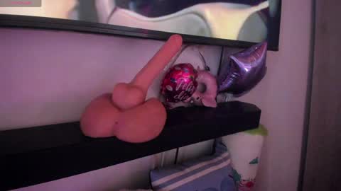 katalinda montt online show from 04/18/26, 07:58