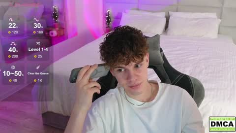 Snapshot of cute_thomas chatting on 12/24/24, 08:16 Thomas - online show from 12/24/24, 08:16