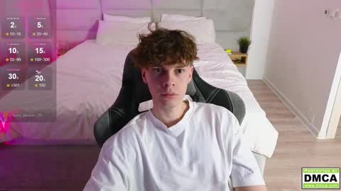 Snapshot of cute_thomas chatting on 02/11/25, 11:44 Thomas - online show from 02/11/25, 11:44