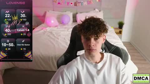 Snapshot of cute_thomas chatting on 02/15/25, 06:55 Thomas - online show from 02/15/25, 06:55