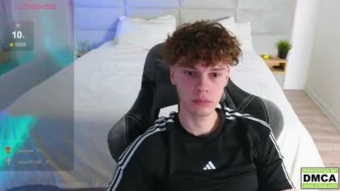 Snapshot of cute_thomas chatting on 02/20/25, 11:21 Thomas - online show from 02/20/25, 11:21
