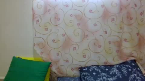 cute_xeniah online show from 10/16/25, 03:51